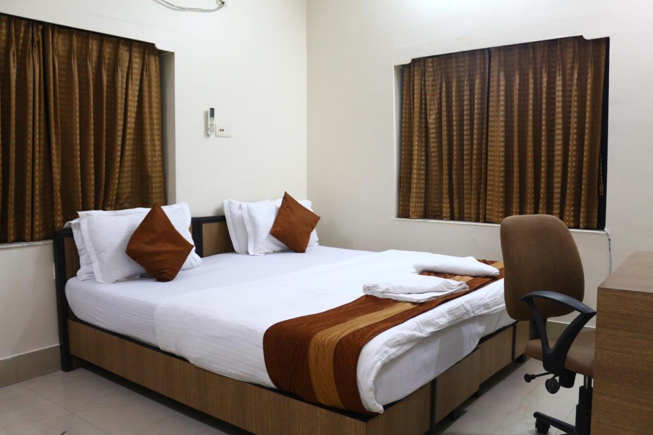 Hotel Crossroads Kalkutta Exterior foto